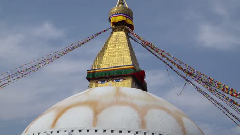 Kathmandu,-Nepal:-Boudhanath-Stupa-in-Kathmandu,-Nepal.-Boudhanath-ist-eine-Stupa-in-Kathmandu,-Nepal.-Es-ist-eines-der-größten-kugelförmigen-Stupas-in-Nepal.