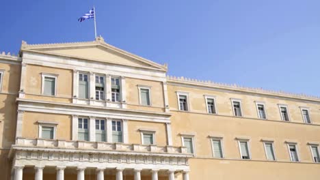 Building-of-Hellenic-Parliament-in-Athens,-Greece.