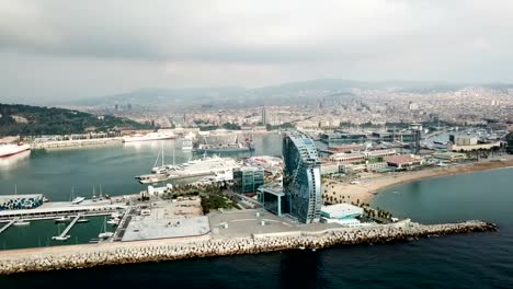 Blick-vom-Dröhnen-der-Barceloneta-Strand