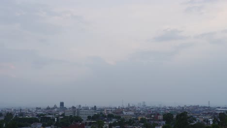 Puebla-Skyline-während-der-Abendzeit-in-Puebla,-Mexiko.