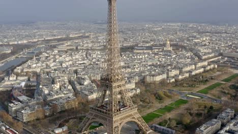 Aerial-View-Eiffelturm-weltweit-bekanntesten-Denkmal-in-Paris,-Frankreich