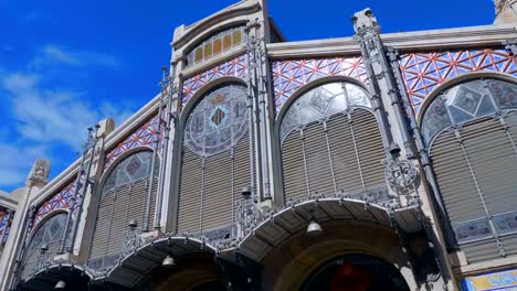 Bellos-edificios-históricos-en-la-ciudad-de-España-con-diseño-individual