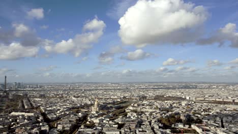 Paris,-Frankreich---20.-November-2014:-Weitwinkel-establishing-shot-Paris-city-mit-Schwenken-der-Einführung.-Tagsüber-bei