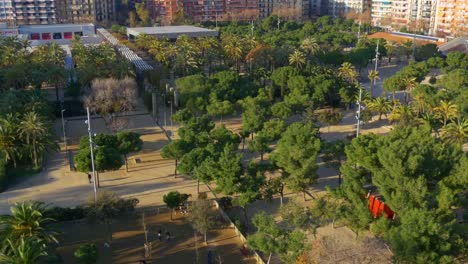 barcelona-sonnigen-Tag-auf-dem-Dach-auf-der-joan-miro-park-4-k-Spanien