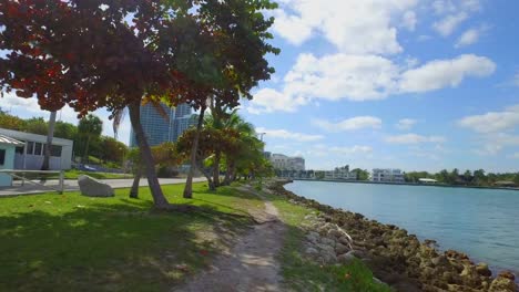 Strecke-Haulover-Beach,-Florida