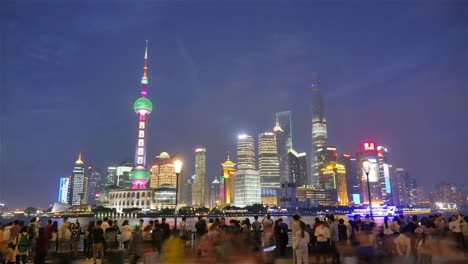 Shanghai-Skyline-mit-Massen-Zeitraffer