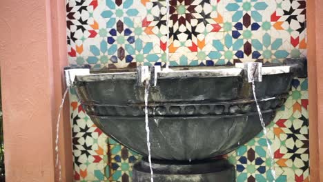 Water-fountain-with-Moroccan-style-tiles-decoration