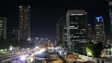 Wolkenkratzer-und-Verkehr-in-Jakarta,-Indonesien