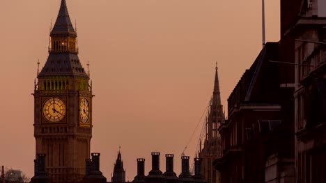 Closeup-Abend-Zeitraffer-von-Big-Ben-(Elizabeth-Tower)-in-London,-England,-UK