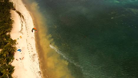 Kitesurfing-on-island-Boracay-and-Bulabog-Boracay-island-Philippines