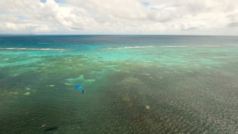 Kitesurfing-on-island-Boracay-and-Bulabog-Boracay-island-Philippines