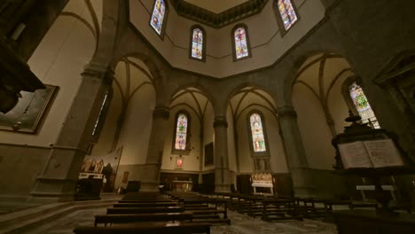 Cúpula-interior-del-Duomo-Catedral-Santa-Maria-del-Fiore-de-Florencia-en-Toscana,-Italia.