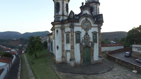 Aérea-de-la-ciudad-de-Ouro-Preto-en-Minas-Gerais,-Brasil