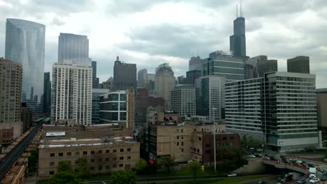 Paisaje-urbano-de-West-Loop-y-nubes.-Lapso-de-tiempo.