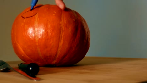 draw-halloween-pumpkin-ready-to-carving