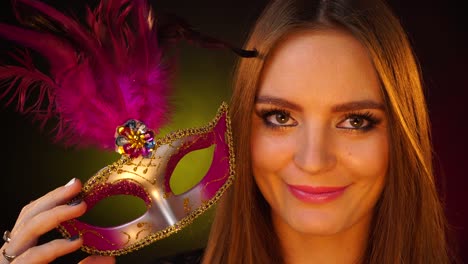 Woman-face-with-carnival-mask-4K