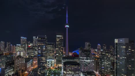 Horizonte-de-la-bella-ciudad-de-gran-colorido-en-la-noche-en-Toronto