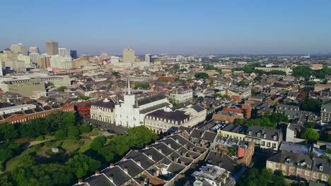 Catedral-de-St.-Louis-New-Orleans-de-antena