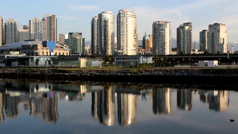 Dawn-Reflections,-Vancouver-Skyline