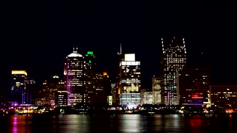 Timelapse-of-the-Detroit-skyline-at-night