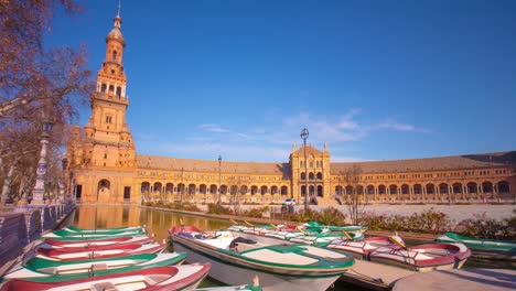 Sevilla-día-soleado-en-bote-estación-en-el-Palacio-Real-estanque-4-K-lapso-de-tiempo-de-España