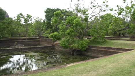 Ancient-temple-of-Sri-Lanka