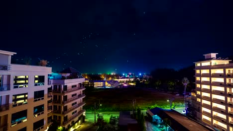 4-K-Lapso-de-tiempo.-2016-año-nuevo-fuegos-artificiales-sobre-la-ciudad-de-Phuket,-Tailandia.-Enero-de-2016.