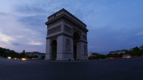 Champs-Elysées-ein-Sonnenuntergang-in-Paris,-Frankreich