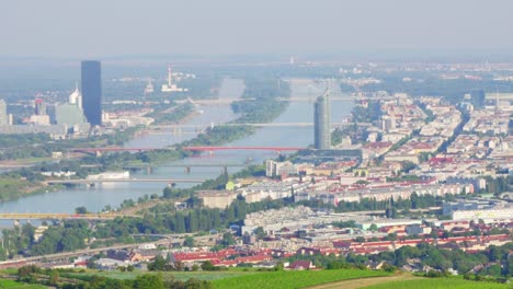 Ciudad-de-Viena,-con-vista-al-río-Danubio,-Austria