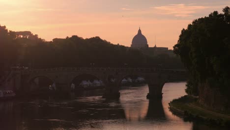 city-view-with-stone-birdge,-tiber-river,-rome,-italy,-4k