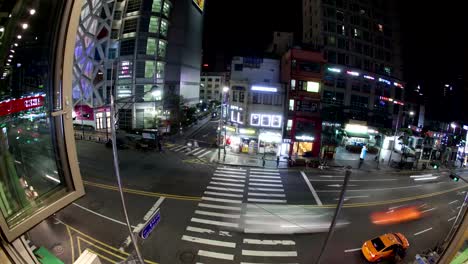 Timelapse-of-Seoul-traffic-at-night,-South-Korea