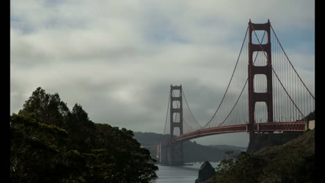 Golden-Gate-Bridge-in-den-Morgen,-Timelapse