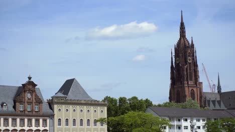 Frankfurt-Am-Main,-Juni-2017-bei-gutem-Wetter