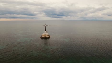 Catholic-cross-in-the-sea