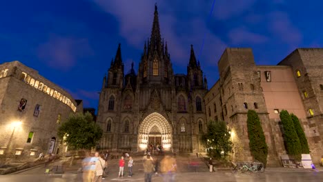 Zeitraffer-Video-der-Kathedrale-von-Barcelona-bei-Nacht