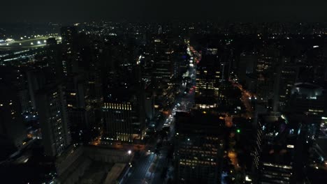 Faria-Lima-Avenue-in-Sao-Paulo-at-night,-Brazil