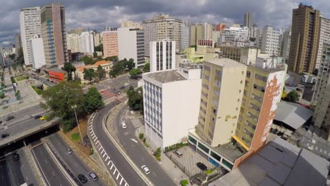 Flying-Over-Minhocao-Viaduct,-São-Paulo,-Brazil