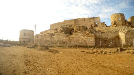 una-gran-fortaleza-medieval-musulmana-sobre-la-frontera-entre-Siria-y-Turquía