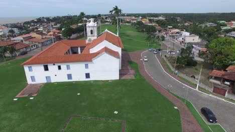 Der-Kirche-Igreja-Dos-Reis-Magos-in-Nova-Almeida,-Espirito-Santo,-Brasilien