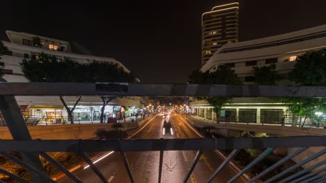 Dizengoff-Street,-Tel-Aviv-Datenverkehr-von-Dizengoff-Kreis-Nacht-Zeitraffer