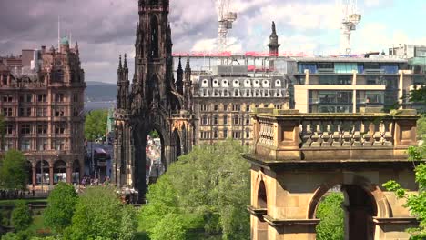 Blick-auf-die-Skyline-Stadtzentrum-von-Edinburgh,-Schottland,