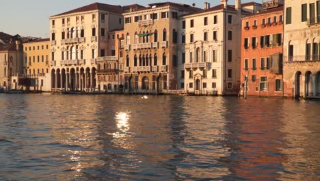 Venice,-Italy.-Buildings-near-the-Grand-Canal-at-sunset