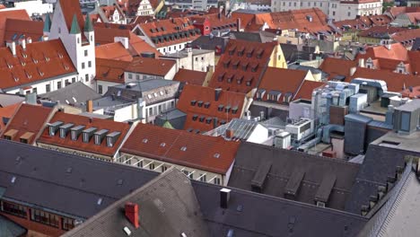 Aerial-view-of-red-roofs-in-old-city,-Munich,-Germany