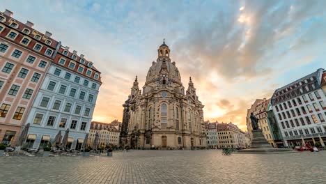 Dresden-Germany-time-lapse-4K,-city-skyline-sunrise-timelapse-at-Frauenkirche-Church