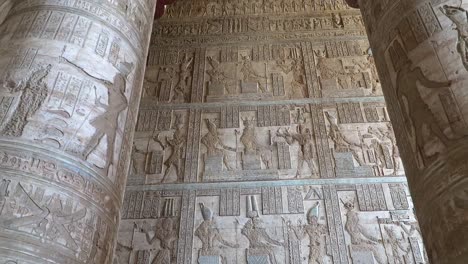 Interieur-von-Dendera-Tempel-oder-Tempel-der-Hathor.-Ägypten