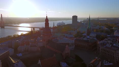 Panorama-Blick-auf-die-Stadt-Prag-von-oben