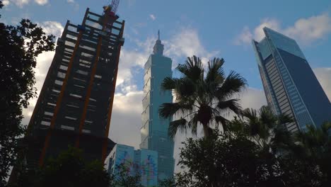 Sonnenuntergang-Abend-Taipei-Stadt-Innenstadt-berühmte-Gebäude-Zeitlupe-Panorama-4k-taiwan