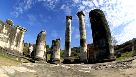 time-lapse-artemisa-Temple-y-fondo-de-nubes