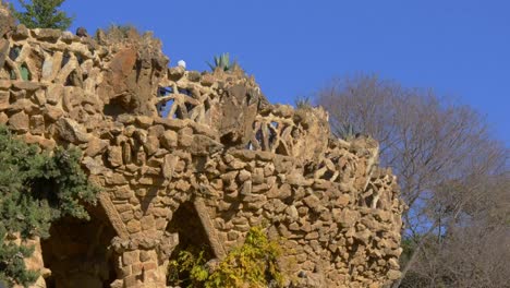 Parque-güell-la-luz-solar-Gaudí-turista-balcón-4-k,-España