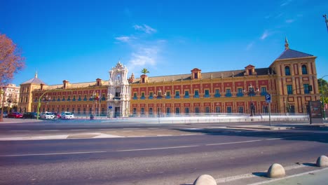 Día-soleado-tráfico-vista-a-la-calle-en-San-Telmo-Palacio-4-K-lapso-de-tiempo-de-España